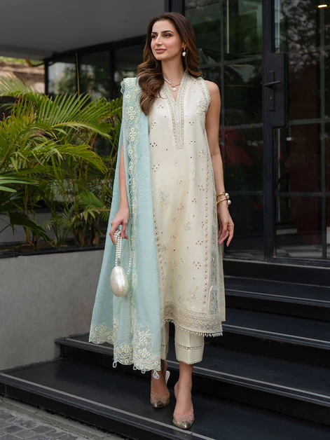 Isleen Embroidered Sleeveless Suit Set With Dupatta