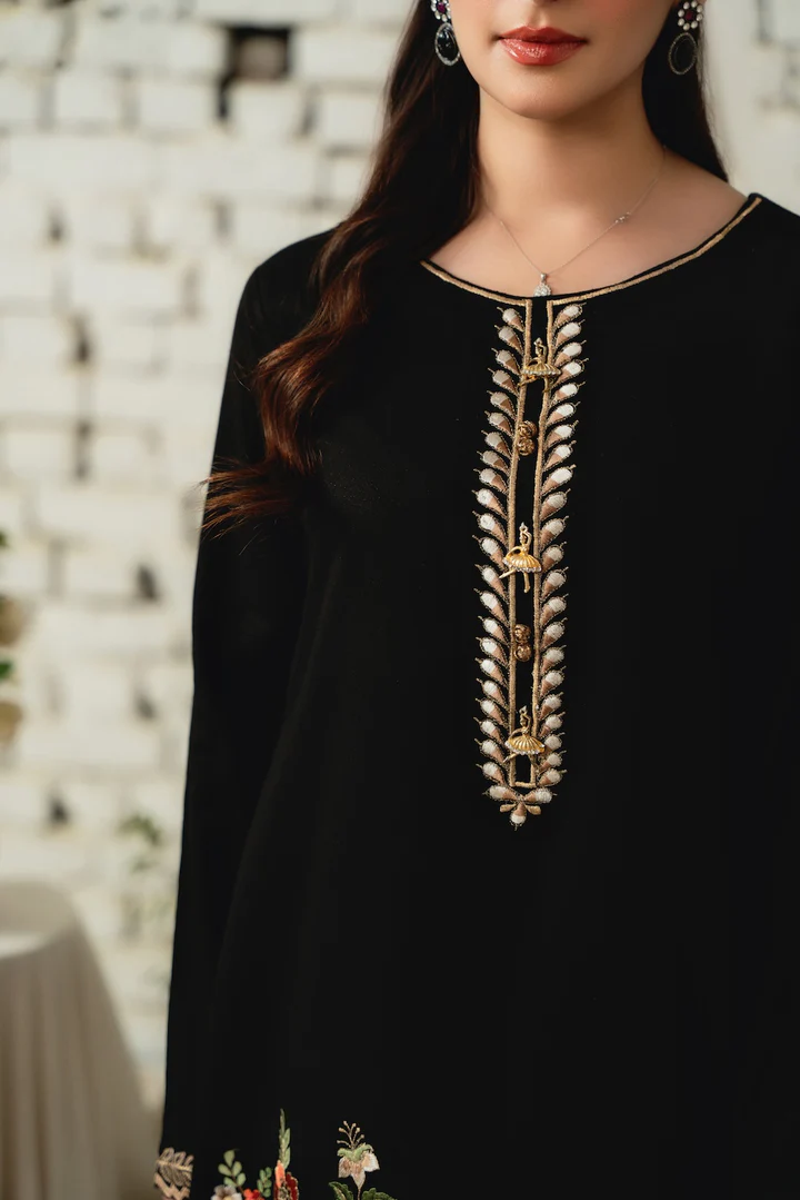 Haleh Embroidered Kurta With Pant Set - Image 6