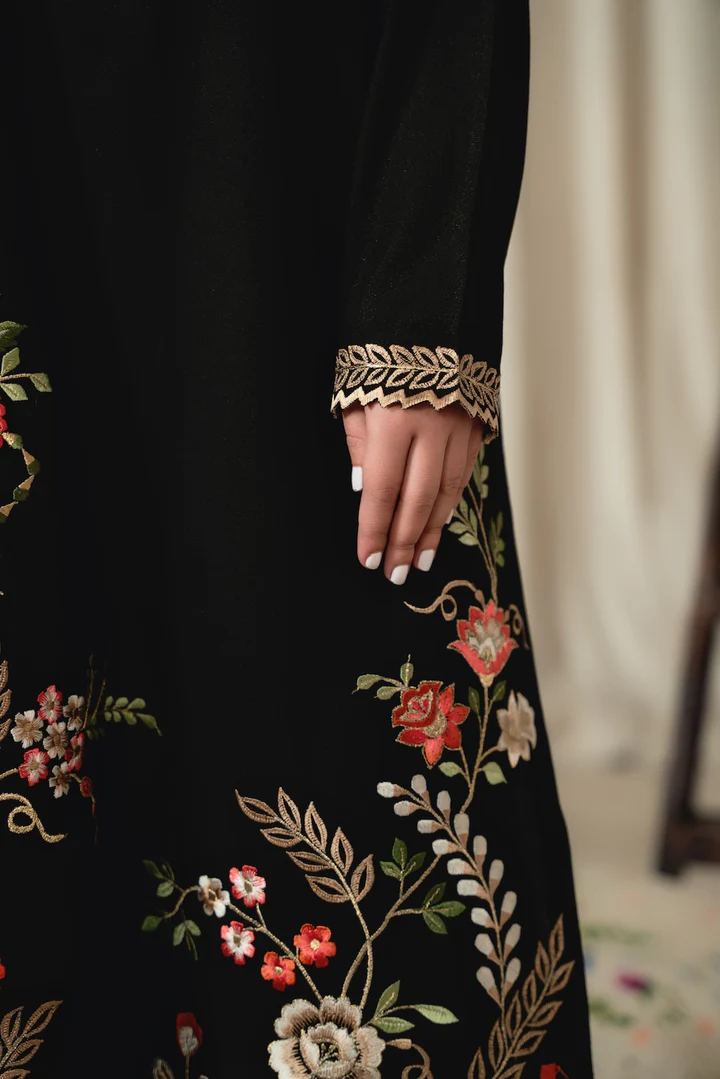 Haleh Embroidered Kurta With Pant Set - Image 7