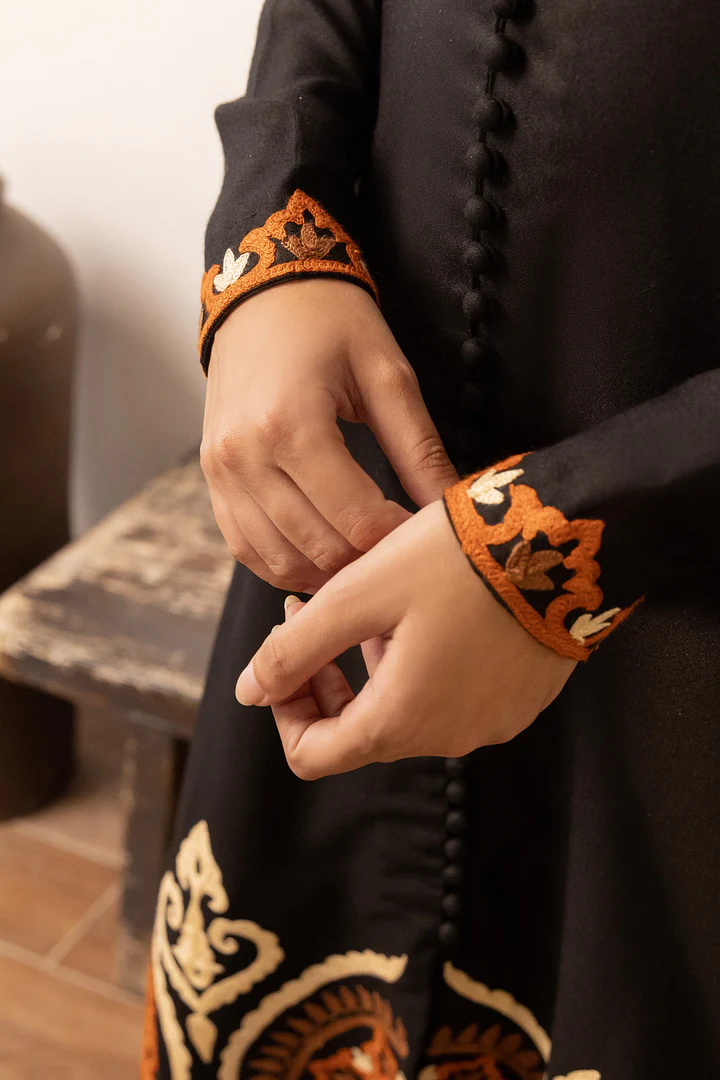 Jules Embroidered Kurta With Pant Set - Image 7