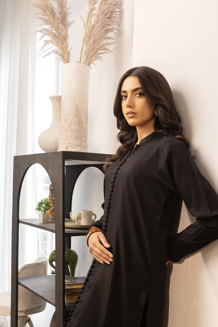 Jules Embroidered Kurta With Pant Set - Image 5