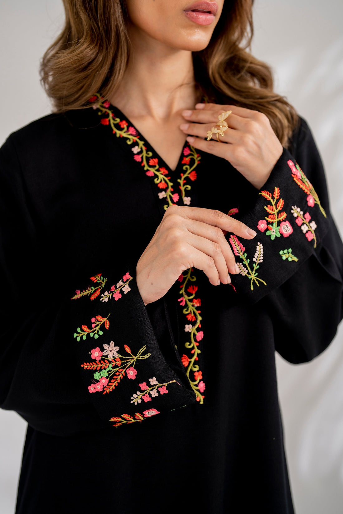 Noma Embroidered Cotton Kurta With Pant Set - Image 3