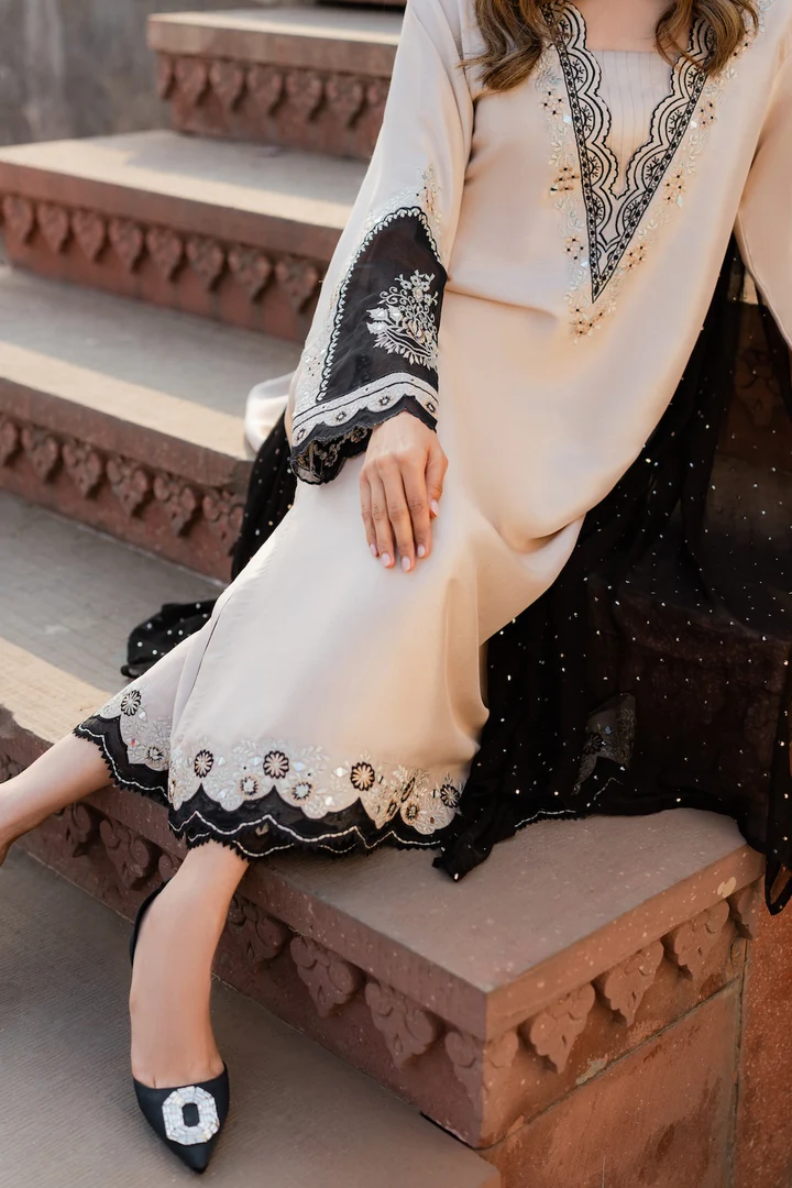 Naba Embroidered Suit Set With Dupatta - Image 4